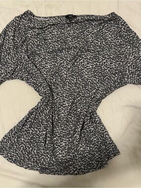 CLOSET SALE 🛍️
Talbots Black and White Leopard Print Short Sleeve Tee